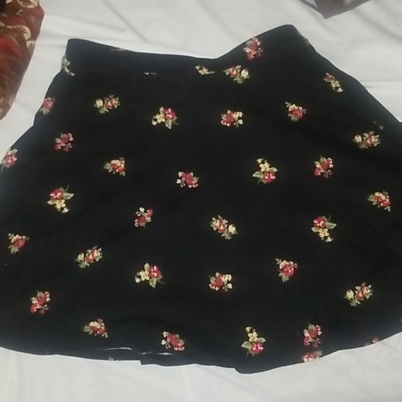 Skirt - Picture 1 of 2